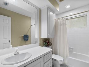 34 Mistyhaven Place, The Woodlands TX 77381