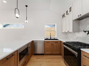 508 Dell Court, Houston TX 77009