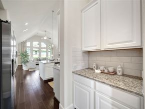 15 S Lochwood Way, Tomball TX 77375