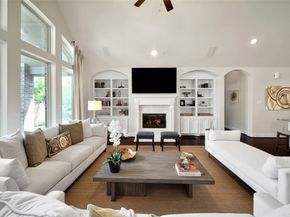 15 S Lochwood Way, Tomball TX 77375