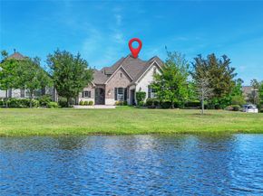 15 S Lochwood Way, Tomball TX 77375