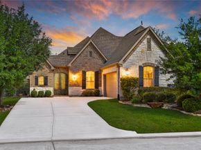15 S Lochwood Way, Tomball TX 77375