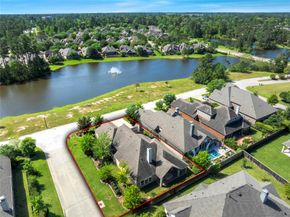 15 S Lochwood Way, Tomball TX 77375