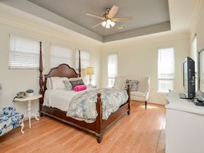 1615 Lakeside Enclave Drive, Houston TX 77077