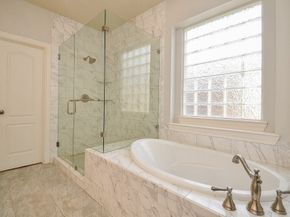1615 Lakeside Enclave Drive, Houston TX 77077