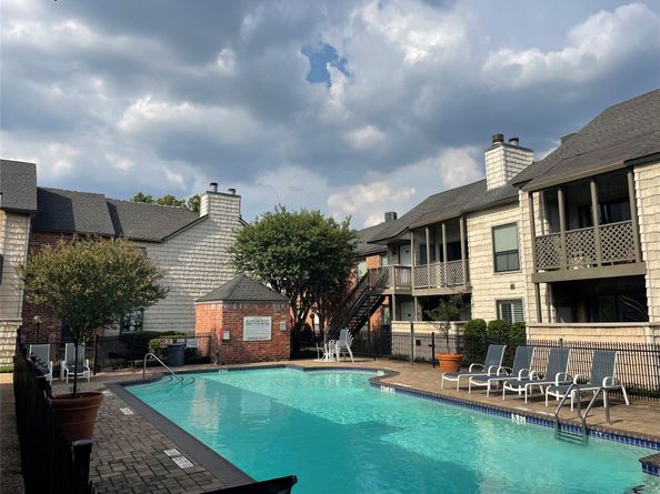 2829 Timmons Lane 215, Houston TX 77027