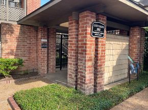 2829 Timmons Lane 215, Houston TX 77027
