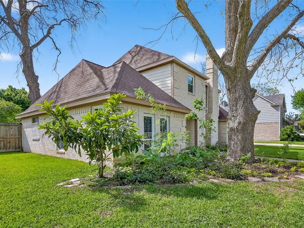 1214 Bittersweet Drive, Richmond TX 77406