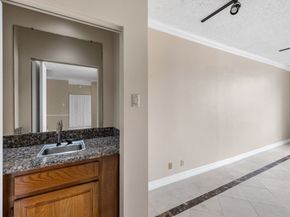 5150 Hidalgo Street 202, Houston TX 77056