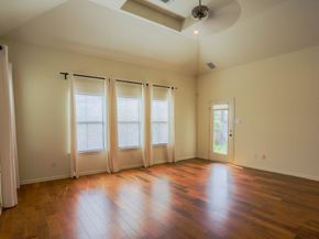 6047 Yale Street, Houston TX 77076