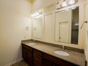 6047 Yale Street, Houston TX 77076