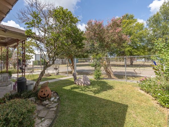 908 Northwood Street, Houston TX 77009