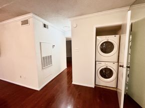 2750 Holly Hall Street 1014, Houston TX 77054