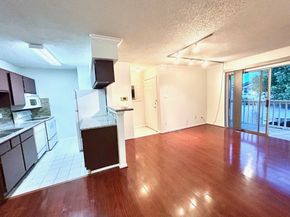 2750 Holly Hall Street 1014, Houston TX 77054