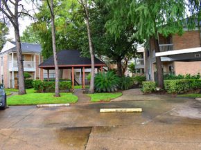 2750 Holly Hall Street 1014, Houston TX 77054