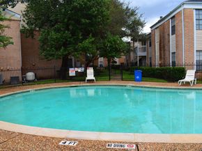 2750 Holly Hall Street 1014, Houston TX 77054