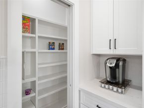 921 East 38th Street, Houston TX 77022