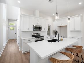 921 East 38th Street, Houston TX 77022