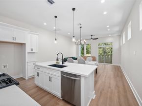 921 East 38th Street, Houston TX 77022