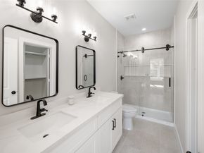 921 East 38th Street, Houston TX 77022