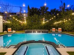 5042 Cedar Creek Drive, Houston TX 77056