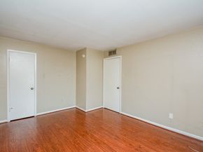 8519 Hearth Boulevard 26, Houston TX 77054