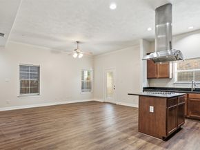 901 Mckinney Park Lane, Houston TX 77003