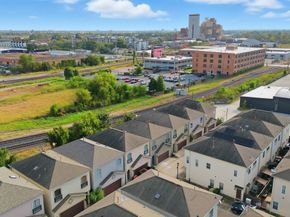 901 Mckinney Park Lane, Houston TX 77003