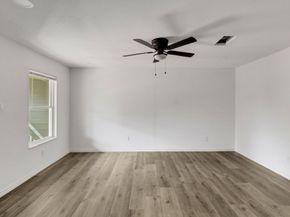 990 Wall Street, Houston TX 77088