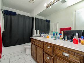 8622 Sparkling Springs Drive, Houston TX 77095