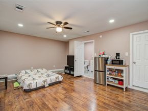 8622 Sparkling Springs Drive, Houston TX 77095