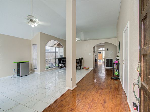 8622 Sparkling Springs Drive, Houston TX 77095