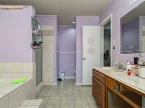 8622 Sparkling Springs Drive, Houston TX 77095