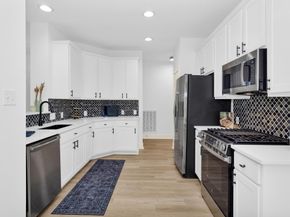 18 Endor Forest Place, The Woodlands TX 77382