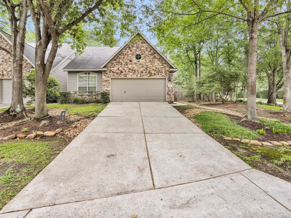 18 Endor Forest Place, The Woodlands TX 77382