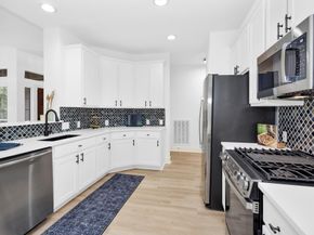18 Endor Forest Place, The Woodlands TX 77382