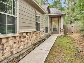 18 Endor Forest Place, The Woodlands TX 77382