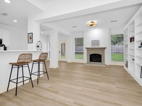 18 Endor Forest Place, The Woodlands TX 77382