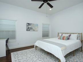 1330 W 25th Street C, Houston TX 77008