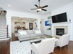 1330 W 25th Street C, Houston TX 77008