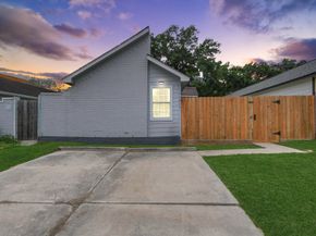 13826 Northlake Drive, Houston TX 77049