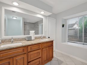 12727 Ashford Knoll Drive, Houston TX 77082
