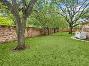 515 Hunterwood Drive, Houston TX 77024