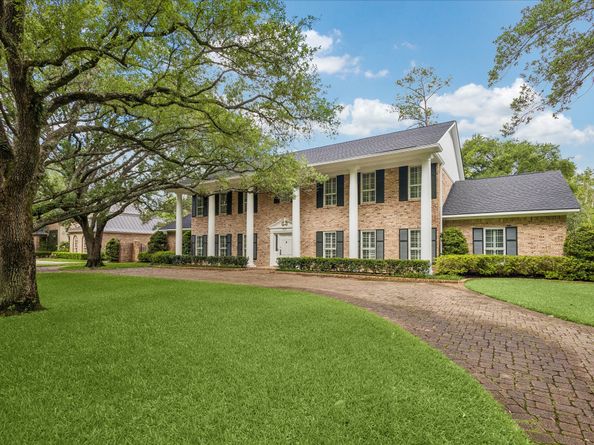 515 Hunterwood Drive, Houston TX 77024