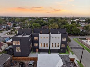 1513 McKee Street, Houston TX 77009