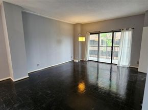 661 Bering Drive 407, Houston TX 77057