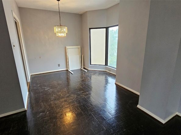 661 Bering Drive 407, Houston TX 77057