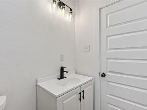 4933 Doolittle Boulevard, Houston TX 77033