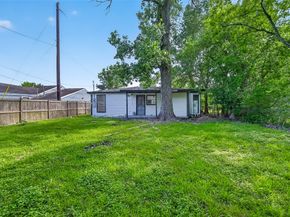 4933 Doolittle Boulevard, Houston TX 77033