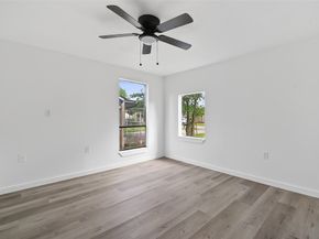 4933 Doolittle Boulevard, Houston TX 77033